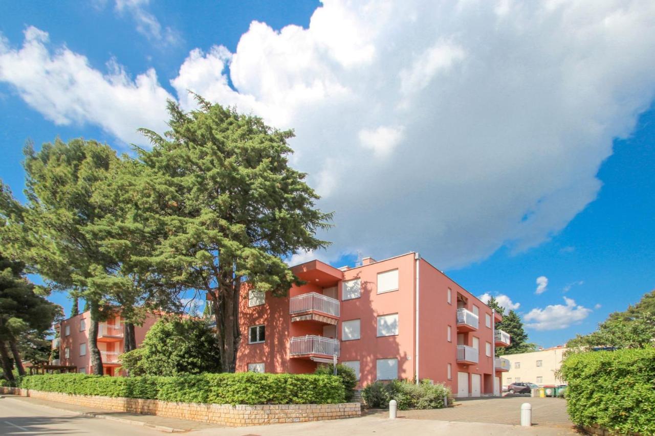 Vesna S Apartment Novigrad  Bagian luar foto