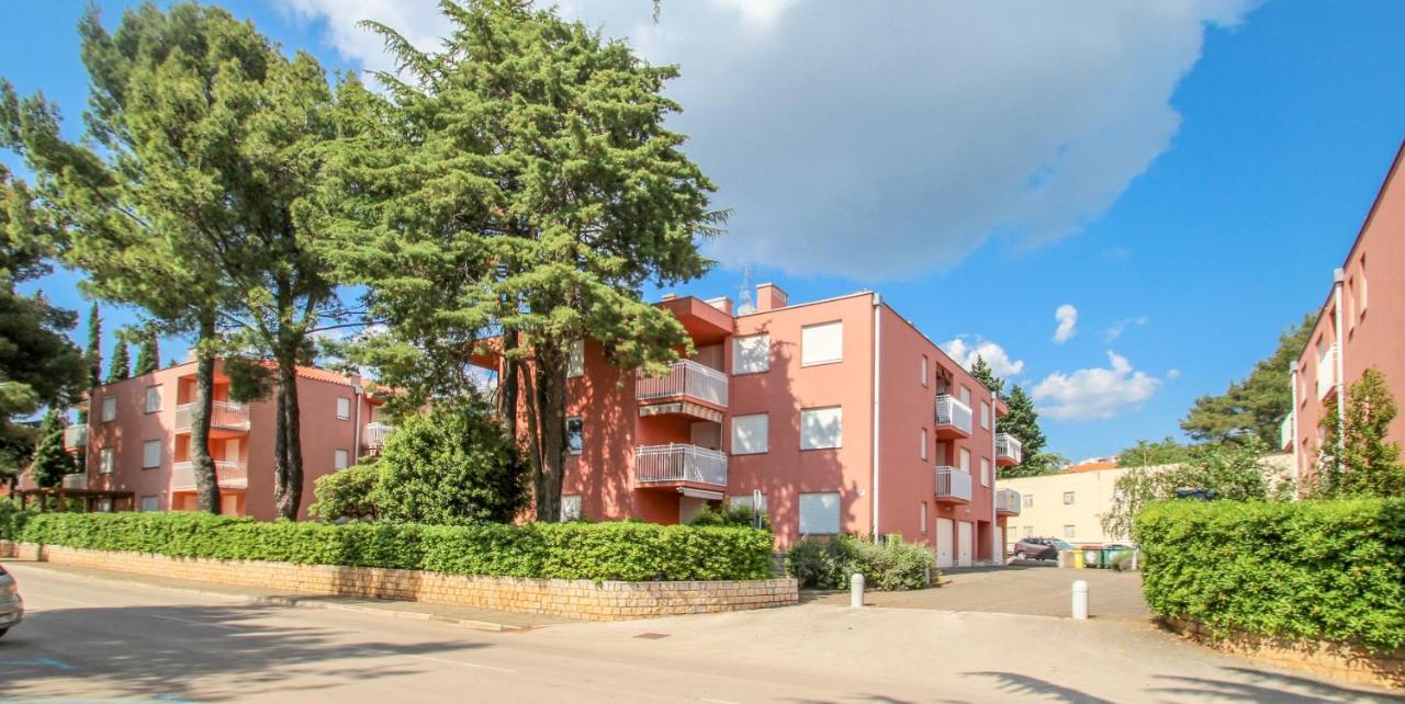 Vesna S Apartment Novigrad  Bagian luar foto
